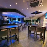 Vivian Hotel