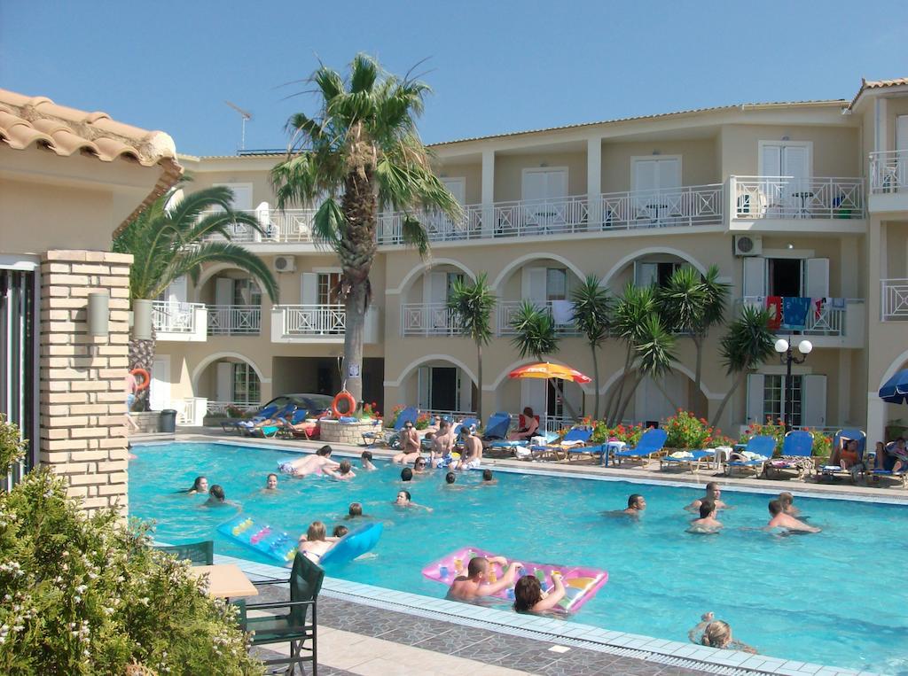 Aparthotel Vivian 2*